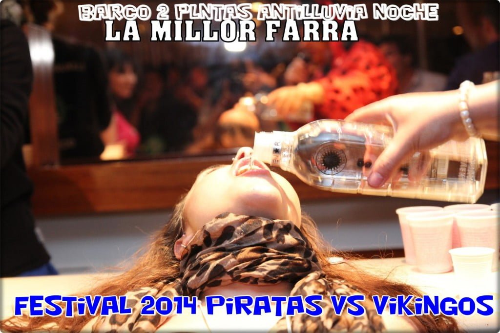 Fiesta de despedidas en barco con animación y ambiente de grupo